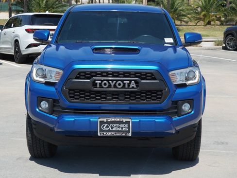 Used 2016 Toyota Tacoma TRD Sport w/ Towing Package RWD image 2