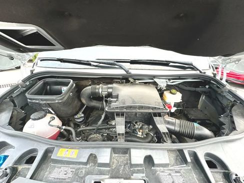 Used 2022 Mercedes-Benz Sprinter 2500 image 28