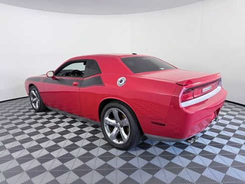 Used 2014 Dodge Challenger R/T RWD image 5