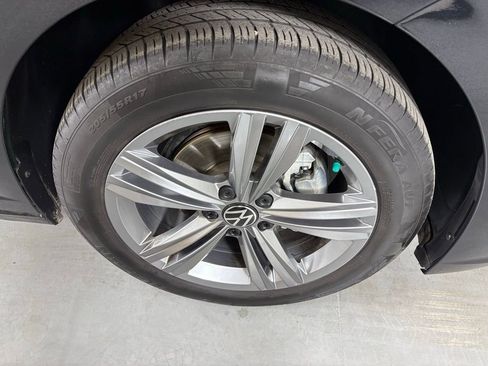 Used 2024 Volkswagen Jetta SE FWD image 10