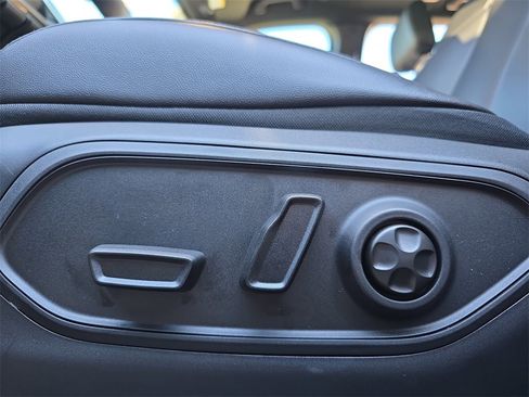 New 2025 Jeep Grand Cherokee Limited w/ Black Appearance Package image 30