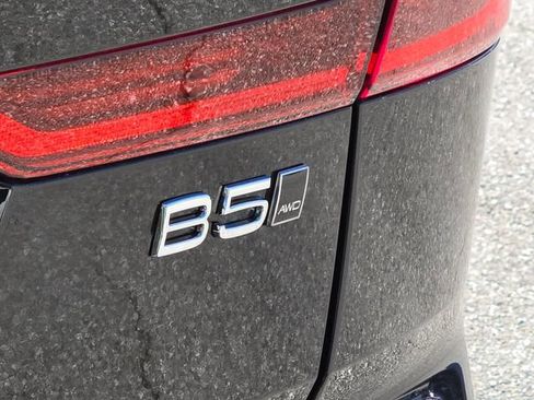New 2026 Volvo XC60 B5 Ultra w/ Protection Package Premier AWD/4WD image 9