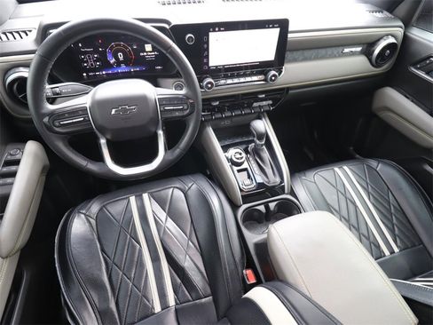 Used 2024 Chevrolet Colorado ZR2 w/ Technology Package image 8