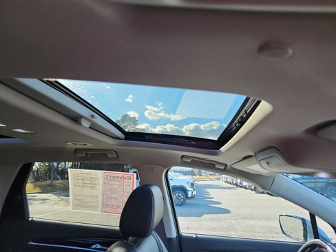 Certified 2021 Buick Enclave Avenir w/ Avenir Technology Package image 8