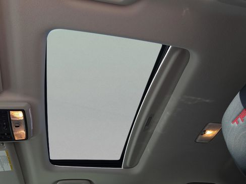 Certified 2024 Toyota 4Runner TRD Off-Road Premium w/ Moonroof Package AWD/4WD image 18