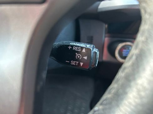 Used 2017 Toyota Tacoma TRD Sport AWD/4WD image 22