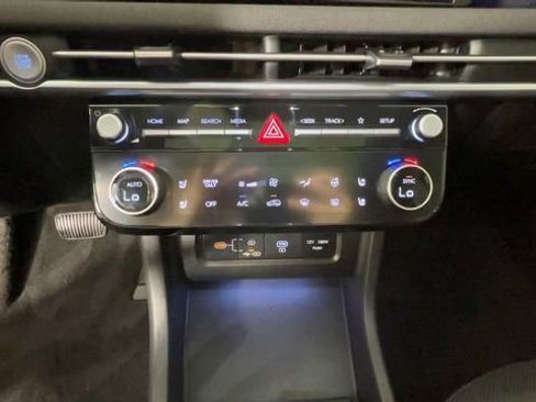 Used 2025 Hyundai Tucson Limited AWD/4WD image 29