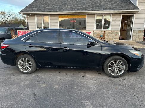Used 2016 Toyota Camry SE image 16