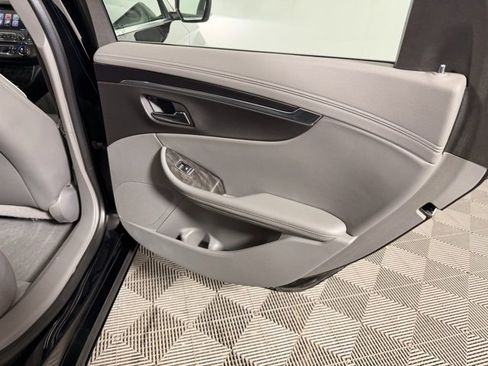 Used 2015 Chevrolet Impala LTZ image 30