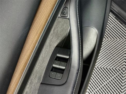 Used 2023 Tesla Model 3 Standard Range RWD image 18