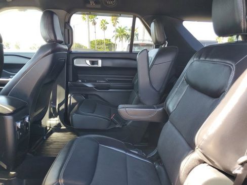 Used 2020 Ford Explorer Limited image 16