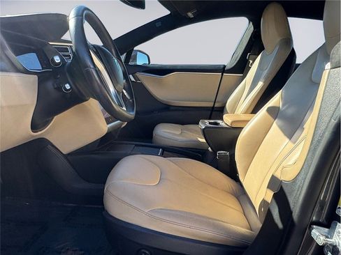 Used 2015 Tesla Model S 70D image 9