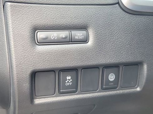 Certified 2022 Nissan Murano S image 17