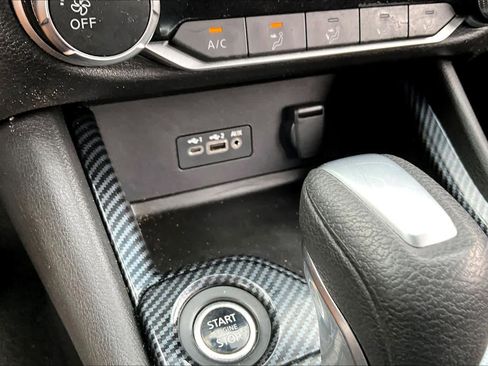 Used 2023 Nissan Sentra SV image 31