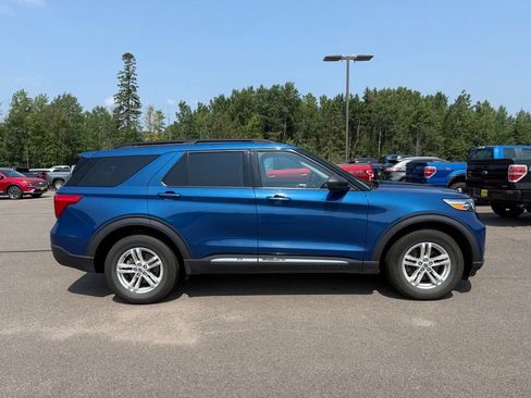 Used 2020 Ford Explorer XLT w/ Equipment Group 202A AWD/4WD image 7