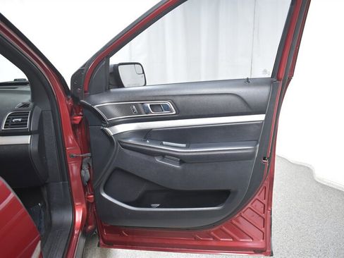 Used 2016 Ford Explorer XLT AWD/4WD image 21