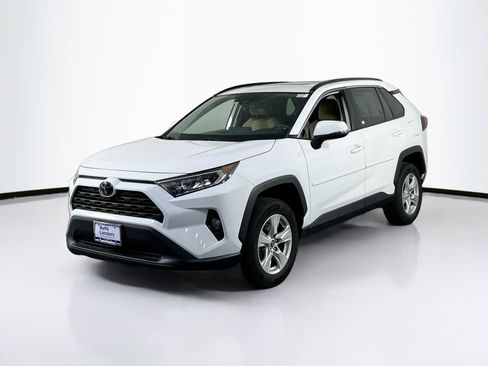 Used 2019 Toyota RAV4 XLE w/ Convenience Package AWD/4WD image 1