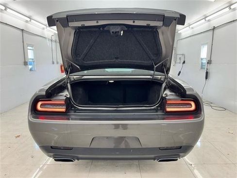 Used 2018 Dodge Challenger R/T Scat Pack w/ Dynamics Package RWD image 8