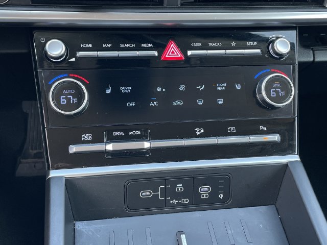 Used 2025 Hyundai Santa Fe SEL FWD image 19