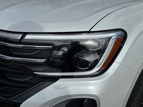 New 2026 Volkswagen Atlas Peak Edition image 7