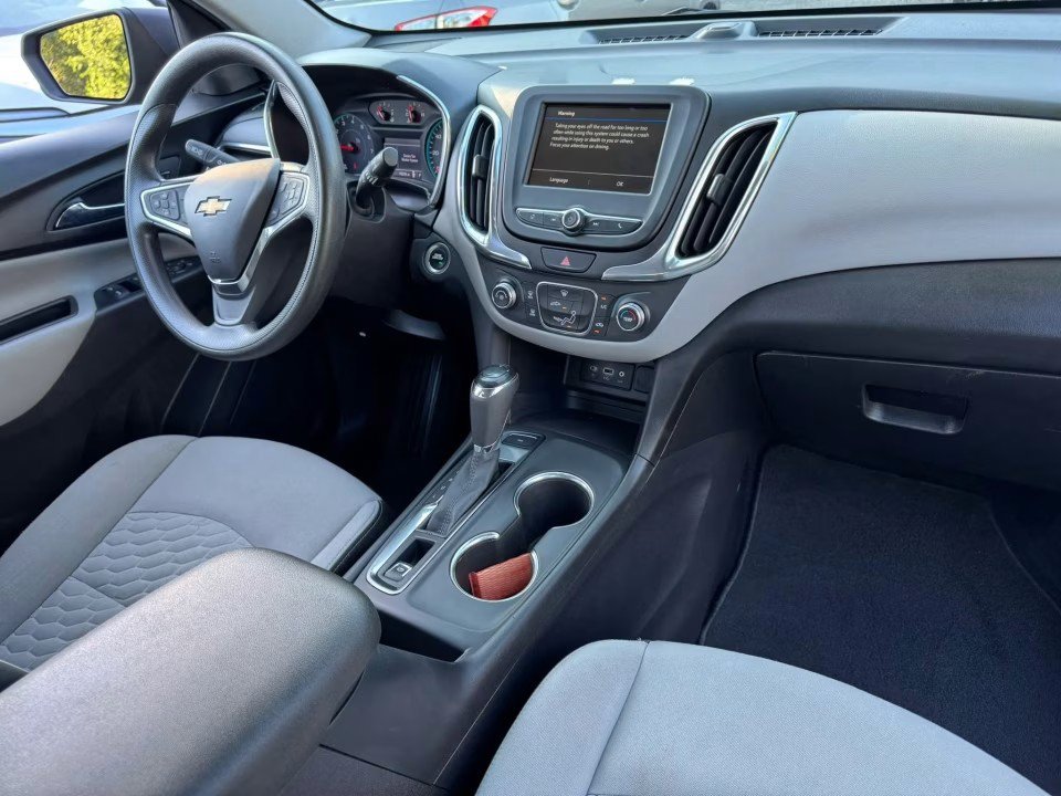Used 2019 Chevrolet Equinox LS AWD/4WD image 15