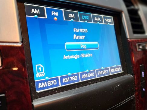 Used 2013 Cadillac Escalade 2WD image 27