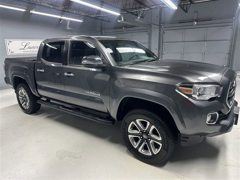 Used 2016 Toyota Tacoma Limited image 8