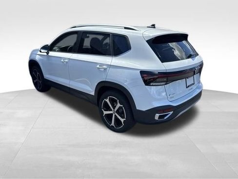 Used 2025 Volkswagen Taos SEL AWD/4WD image 4