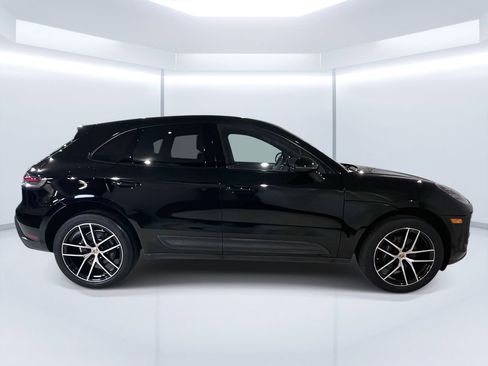 Certified 2023 Porsche Macan AWD/4WD image 8