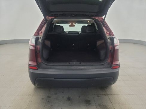 Used 2019 Jeep Cherokee Latitude Plus w/ Comfort/Convenience Group image 29