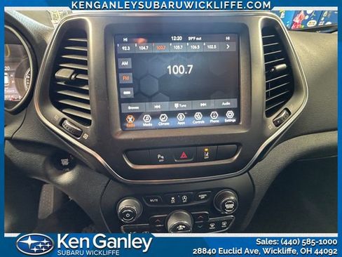 Used 2021 Jeep Cherokee Trailhawk AWD/4WD image 17