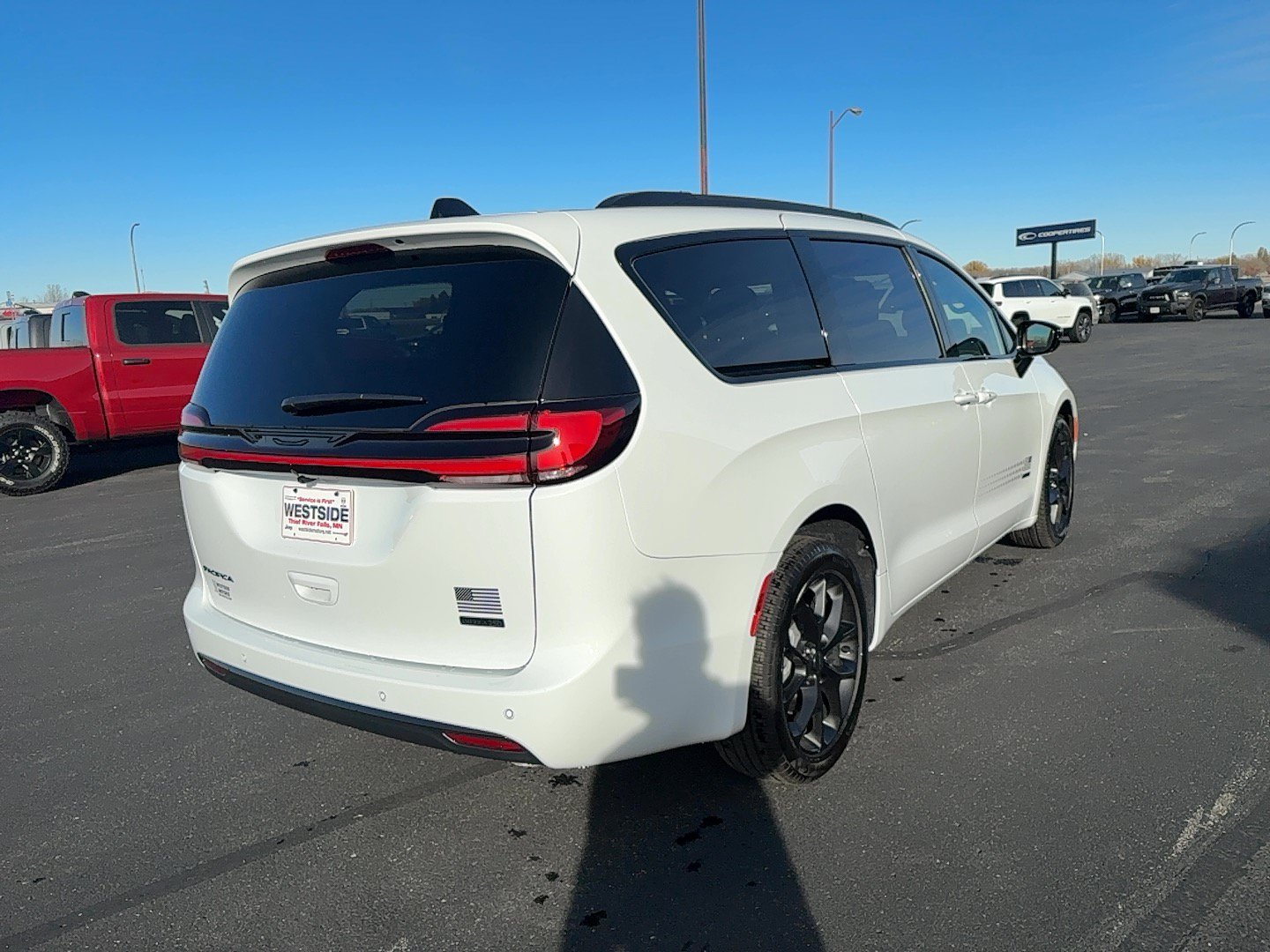 New 2027 Chrysler Pacifica Select AWD/4WD image 5