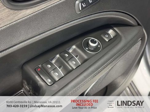 Used 2023 Alfa Romeo Stelvio Ti AWD/4WD image 30