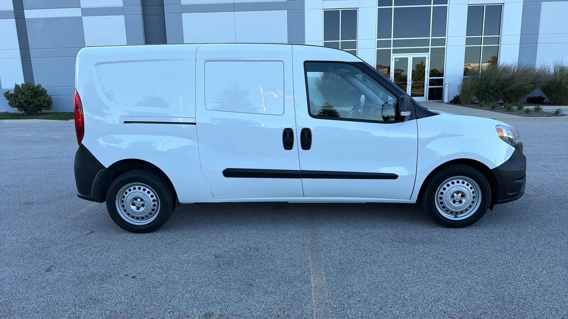 Used 2020 RAM ProMaster City Tradesman FWD image 4