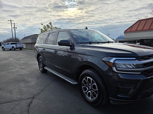 Used 2023 Ford Expedition Max XLT image 5