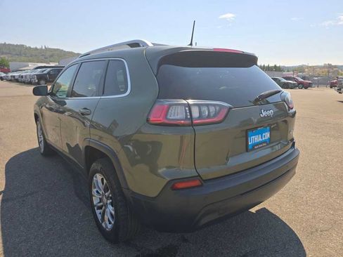 Used 2020 Jeep Cherokee Latitude Plus w/ Cold Weather Group FWD image 3