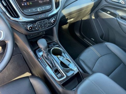 Used 2022 Chevrolet Equinox Premier image 15