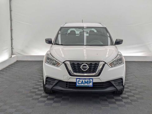 Used 2018 Nissan Kicks S image 9