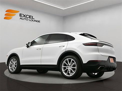 Used 2023 Porsche Cayenne Coupe image 44