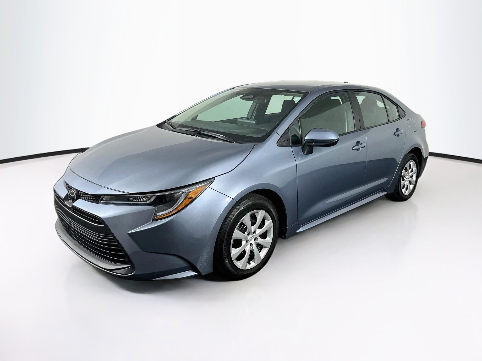 Used 2026 Toyota Corolla LE FWD image 3