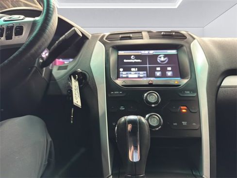 Used 2014 Ford Explorer XLT w/ Equipment Group 202A image 16