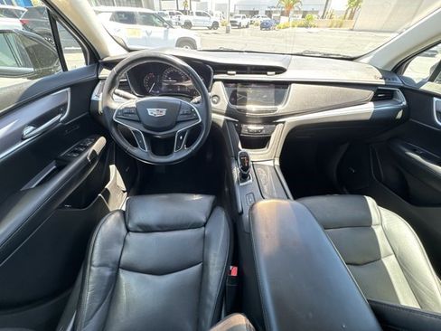 Used 2017 Cadillac XT5 Luxury FWD image 21