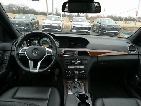 Used 2012 Mercedes-Benz C 300 4MATIC Sedan image 4
