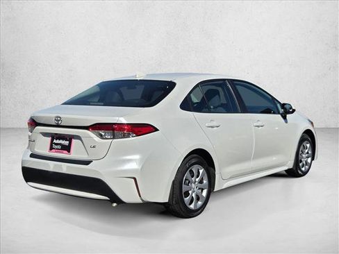 Used 2022 Toyota Corolla LE w/ Carpet Mat Package (TMS) image 5