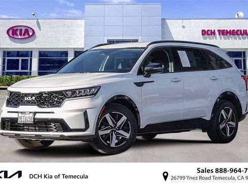 Certified 2023 Kia Sorento S image 1
