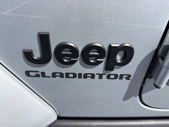 Used 2022 Jeep Gladiator Sport AWD/4WD image 32