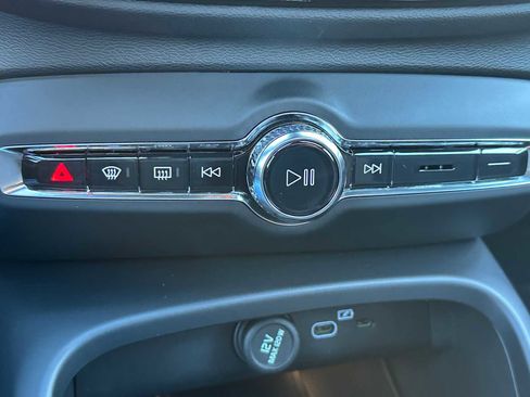 New 2026 Volvo XC40 B5 Ultra w/ Climate Package image 30