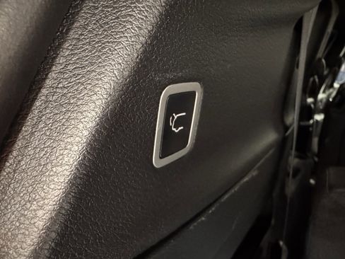 Used 2023 Chrysler Pacifica Touring-L w/ S Appearance Package image 26