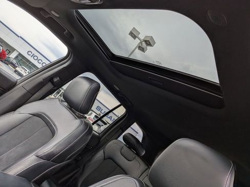 Used 2023 Jeep Grand Cherokee Altitude image 19