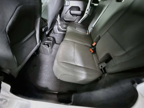 Used 2022 Jeep Wrangler Unlimited Sport AWD/4WD image 26